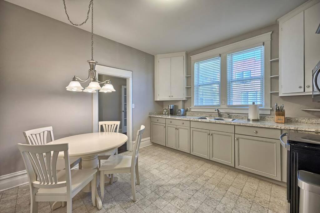 Suites On Seneca - Lovely 2 Bed 1 Bath Apartment HarrisburgHarrisburg  Kültér fotó